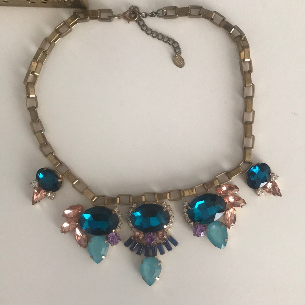 Women’s necklace with colorful stones gold chain